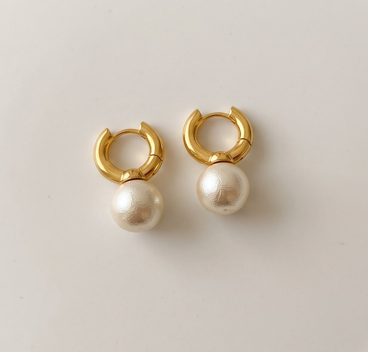 Aura Pearl Earrings